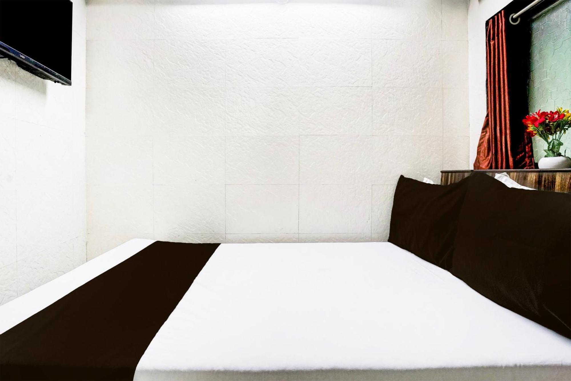 Super Hotel O Dombivali Formerly Pk Lodging Dombivli Esterno foto